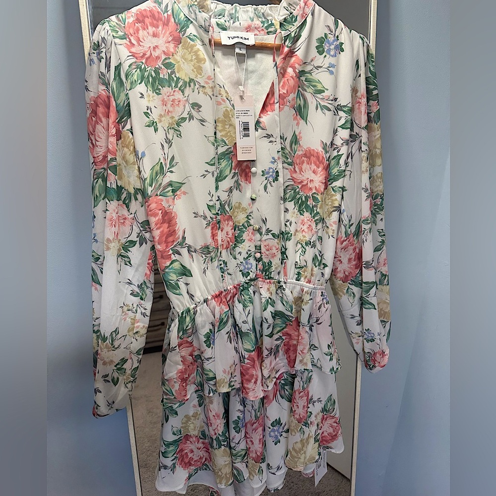 NWT - Yumi Kim Dress
Floral with Sheer Long Sleeves